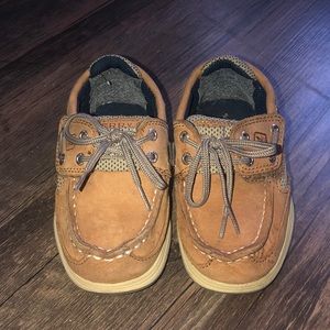 Toddler Sperrys w/Velcro closure